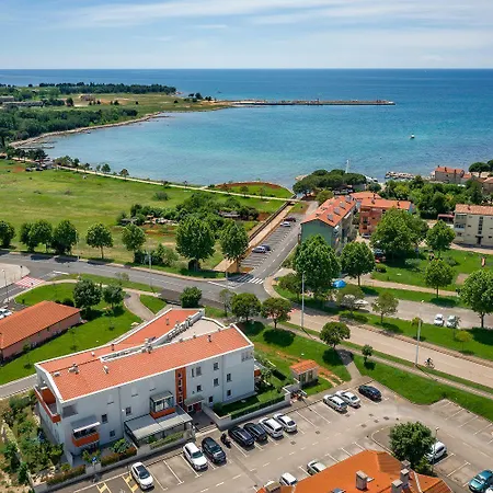 Lägenhet Hundefreundliches Nur 150 Meter Zum Mit Klima Und Grill Umag