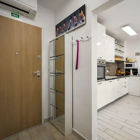 Hundefreundliches Nur 150 Meter Zum Mit Klima Und Grill Apartment Umag